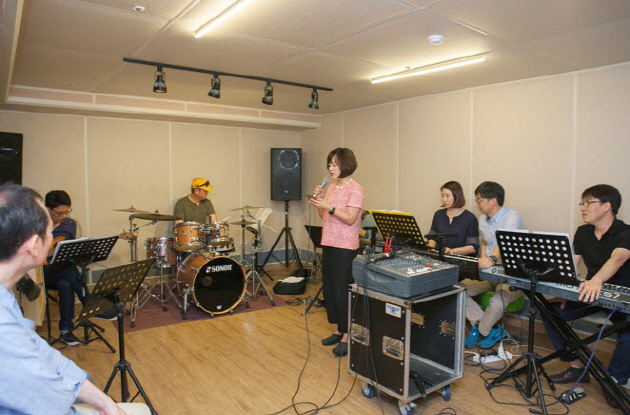 경영대 교수 밴드, G.A.ROCK 연습 모습