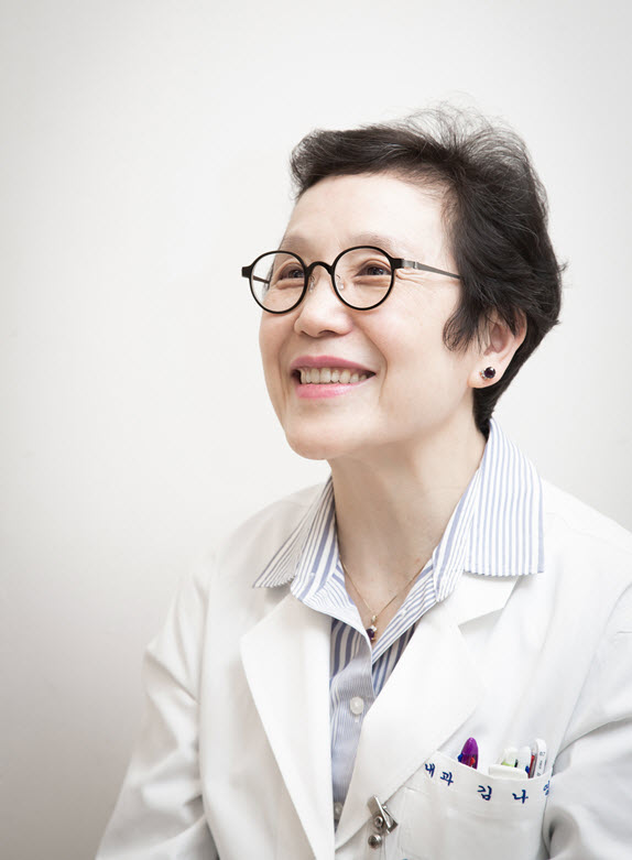 임상의학의 현장에 계시는 김나영 교수님을 분당서울대학교병원에서 만났다.