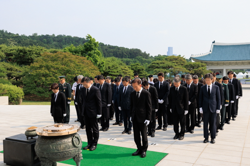 국립서울현충원 참배