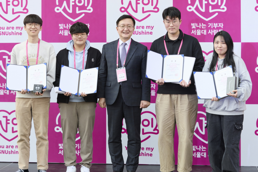 블록 조립 챌린지 결선 우승자 기념촬영