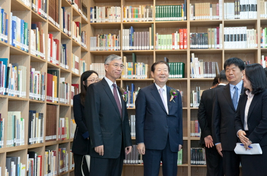 추궈홍 중국 대사와 성낙인 총장