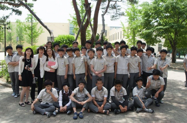 교생선생님과 학생들