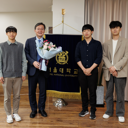 꽃다발에 담긴 스승님을 향한 진심 어린 감사의 마음
