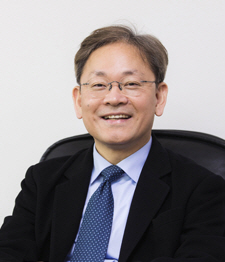 최해천 연구부총장 겸 대학원장